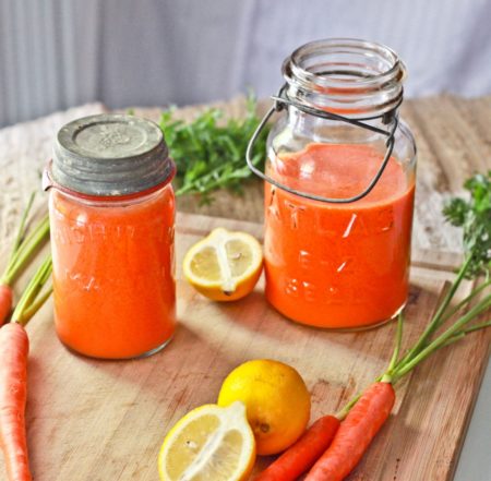 Морковный сок и лимон